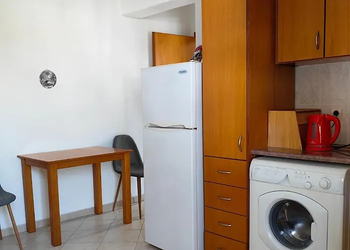Irene Aparthotel